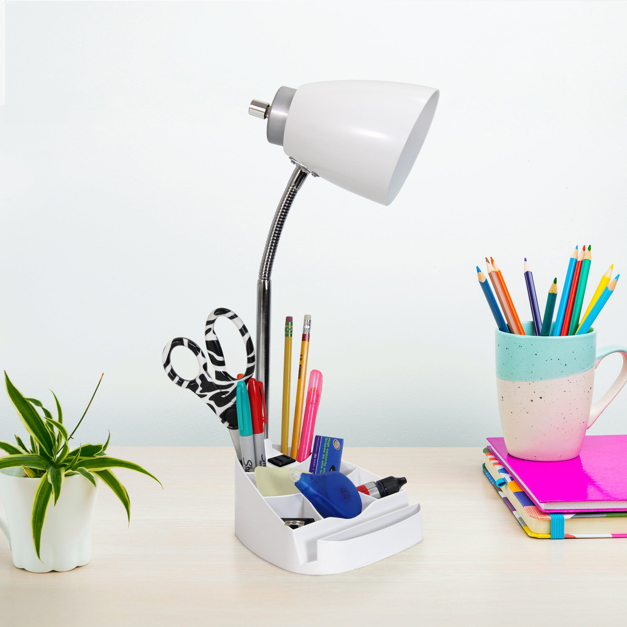 Sleek Essentials Flexible USB Port 18.5"Desk Lamp